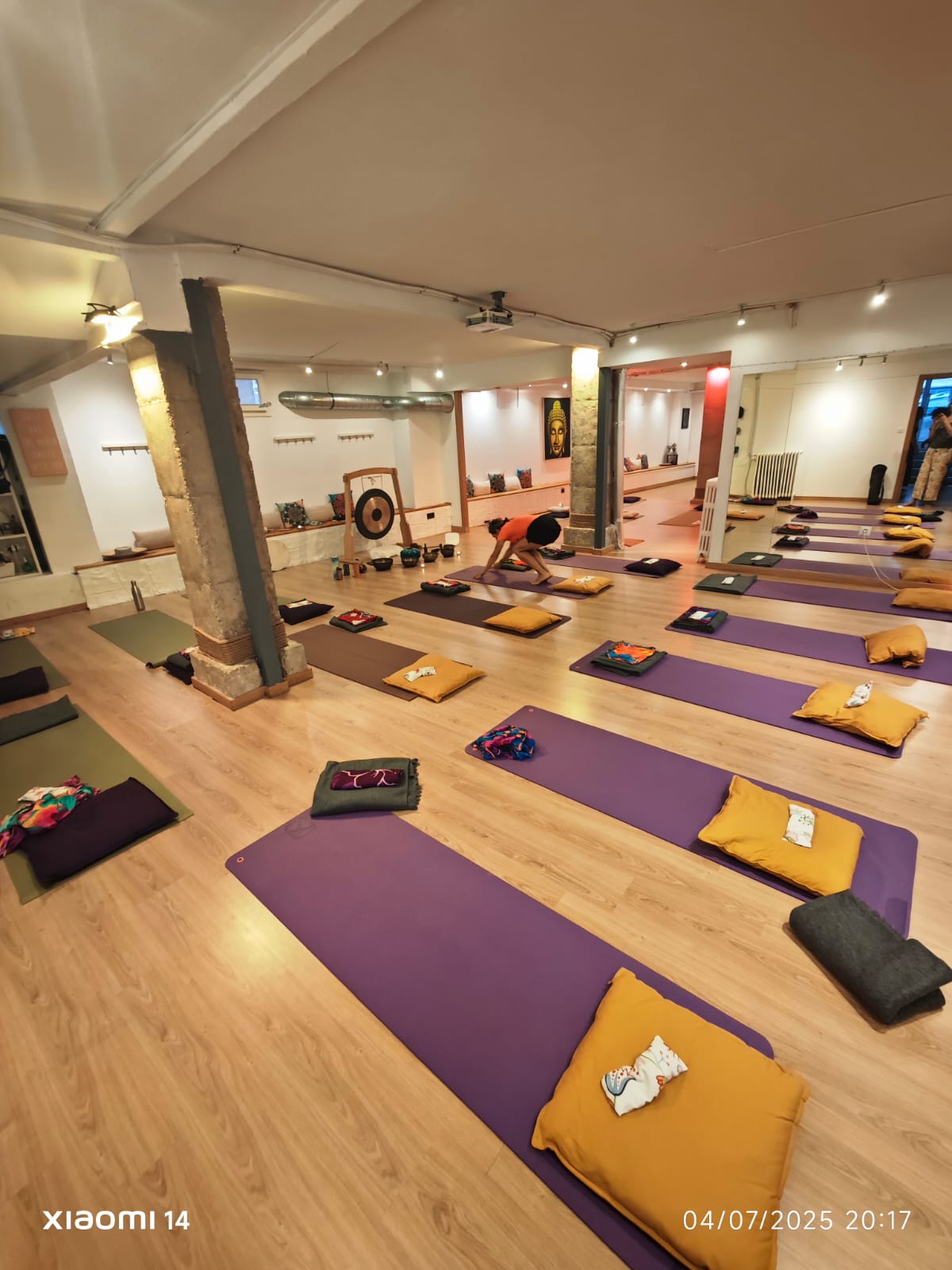 Detalle de la sala de yoga y bienestar de Arteria